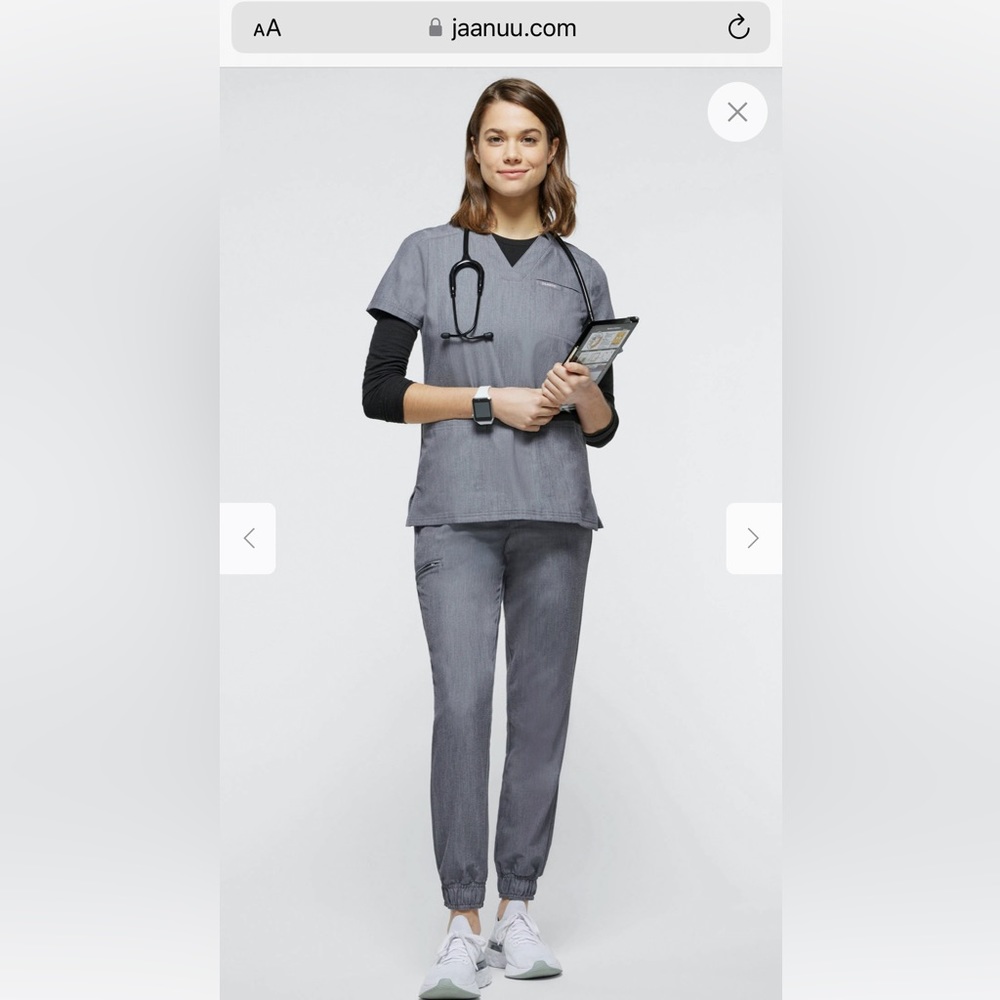 Jaanuu scrub set heather grey!